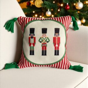 Cojín navideño Tres cascanueces – NAV032