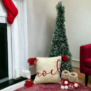 Cojín navideño Noel con borlas rojas – NAV052